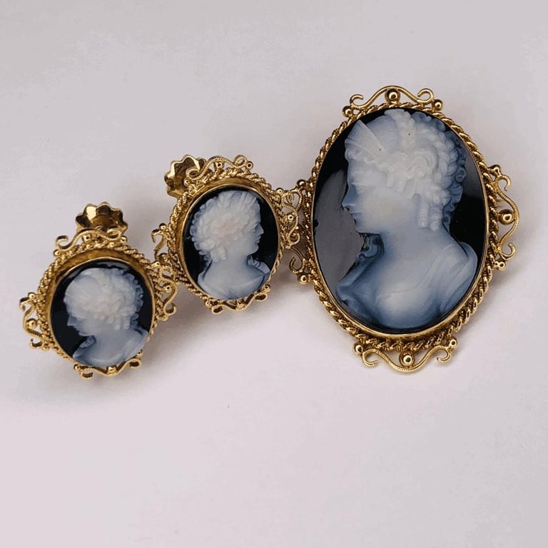 Late Victorian Antique Carved Onyx Cameo Gold Brooch Pendant and Earrings Fine Estate Jewelry For Sale