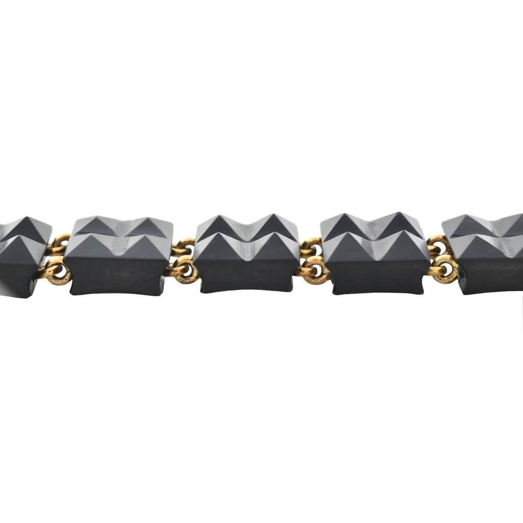 Taille mixte Bracelet pyramidal victorien à double rangée de maillons en onyx sculpté en vente