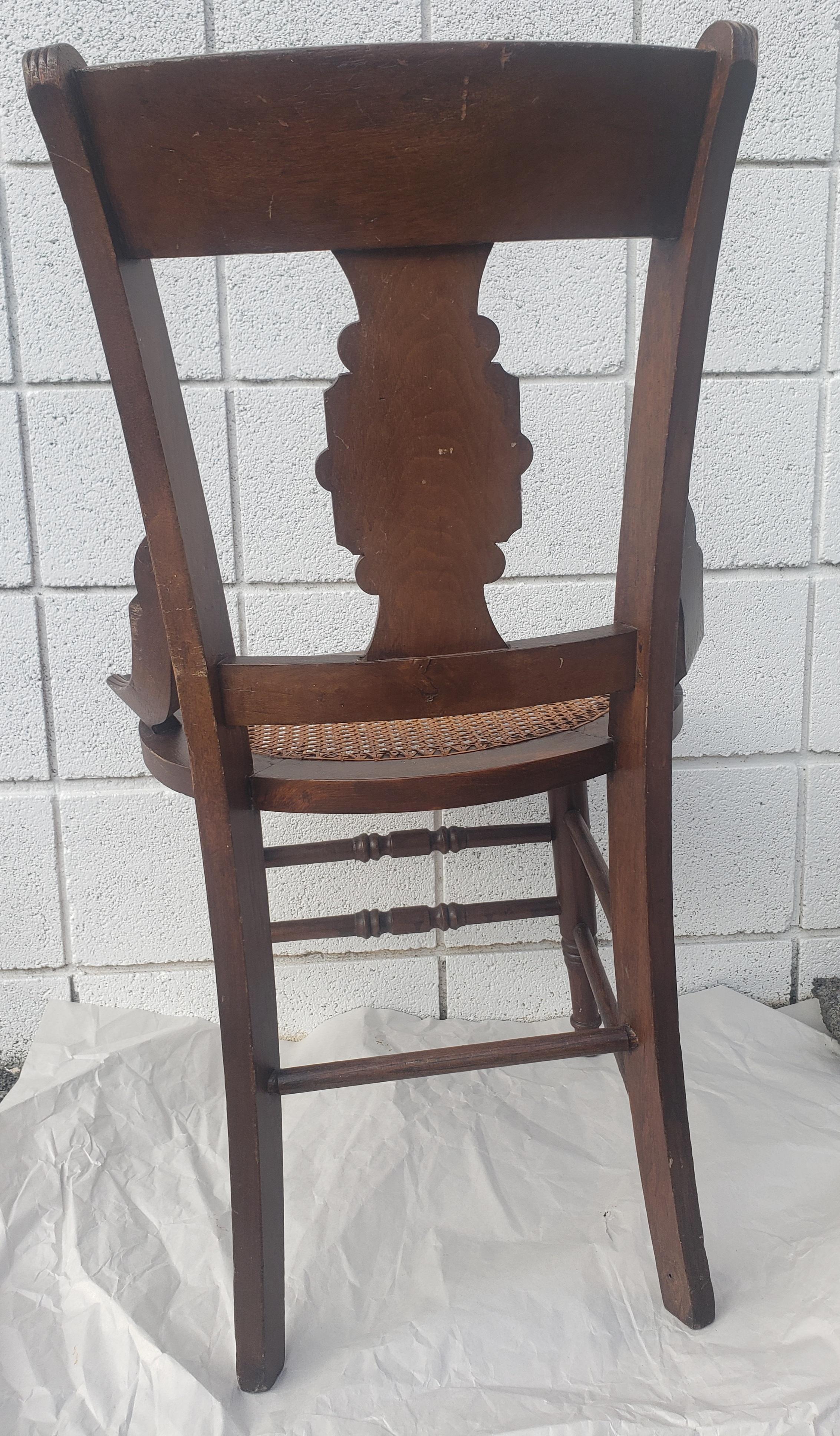 Victorian Carved Walnut and Cane Seat Side Chair In Good Condition For Sale In Germantown, MD