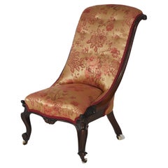 Chaise à pantoufles victorienne en noyer sculpté à dossier boutonné pour dame C1890