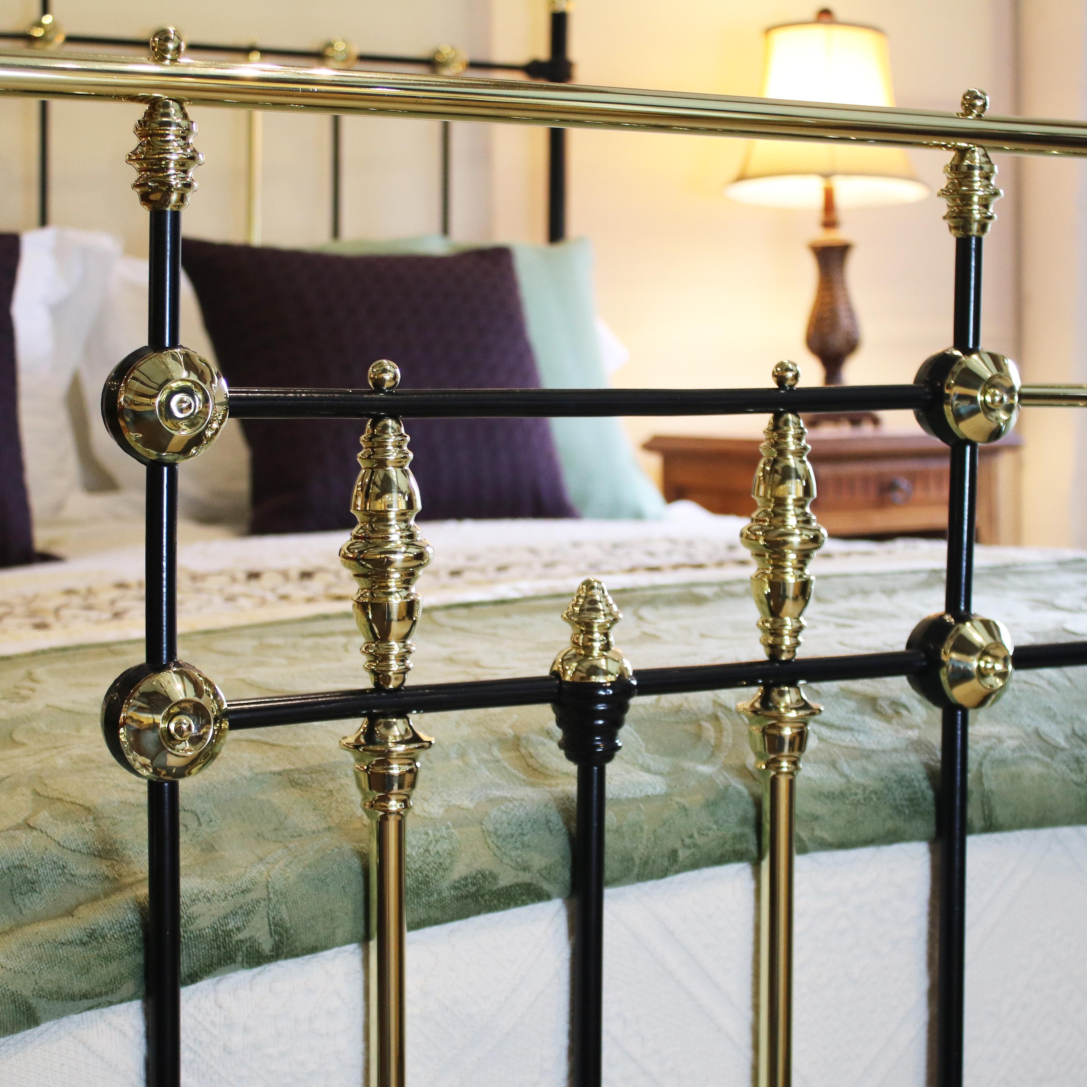 Victorian Cast Iron Bed in Black - MK166 In Excellent Condition In Wrexham, GB