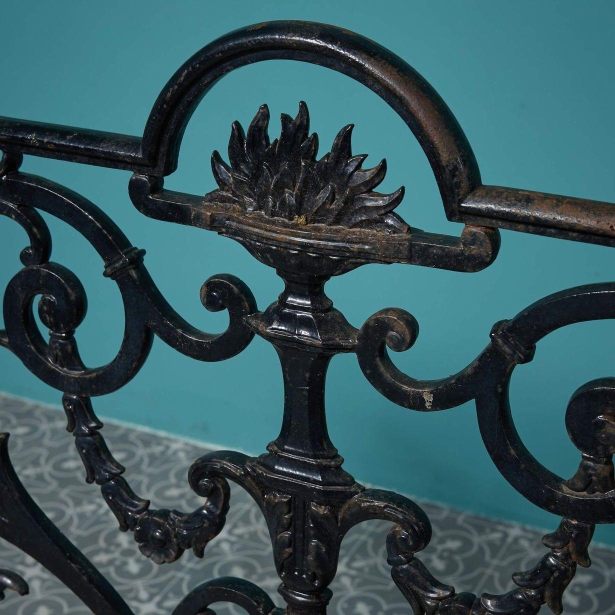 English Victorian Cast Iron Decorative Railing Panel For Sale