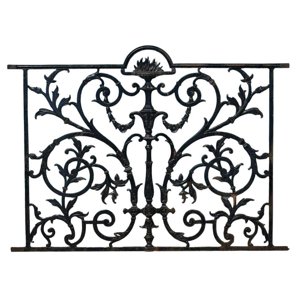 Decorative Antique English Cast Iron Railing Panel For Sale at 1stDibs