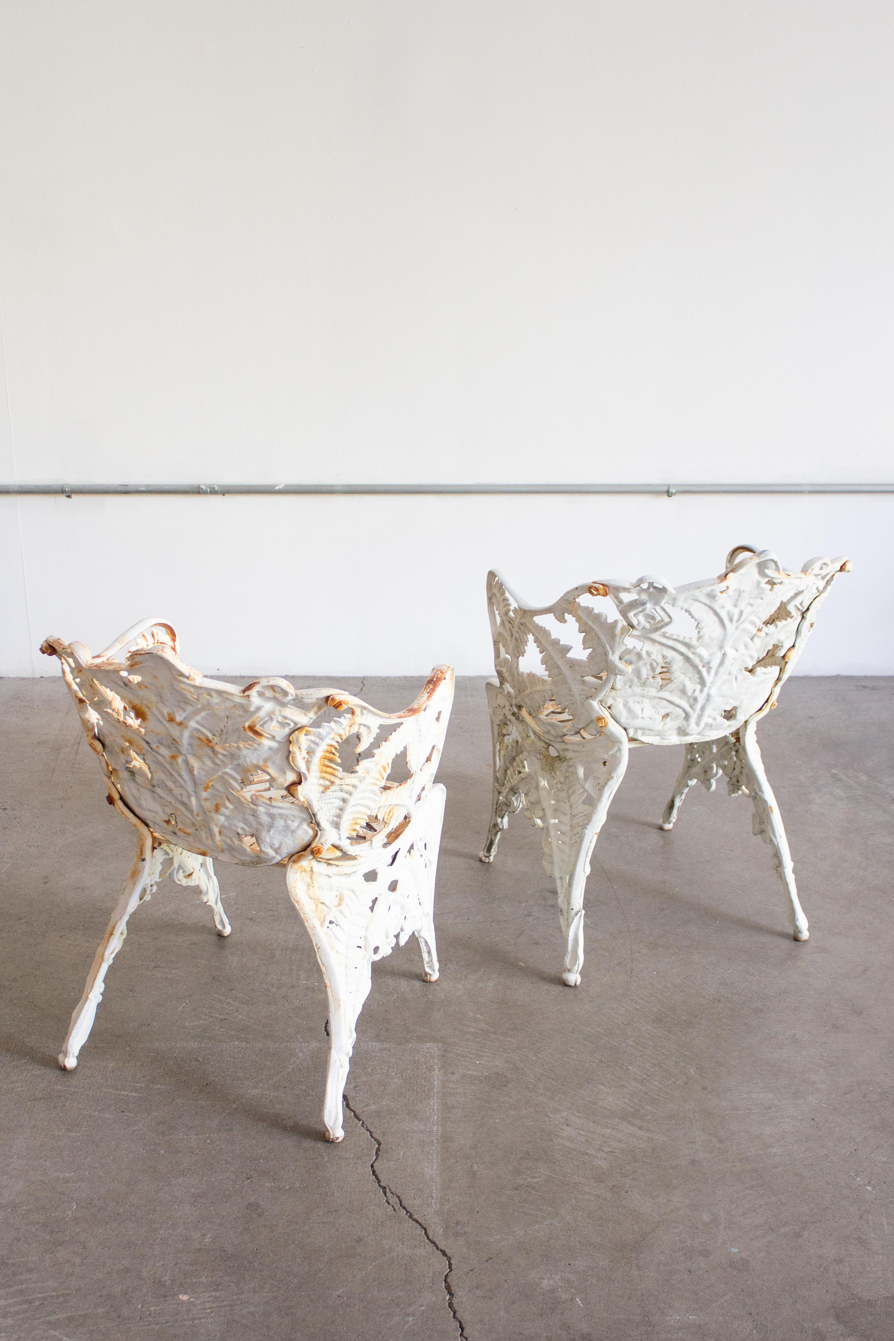 Victorian Cast Iron ‘Fern’ Garden Chairs Hierro en venta
