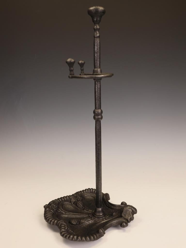 Victorian Cast Iron Fireside Stick Stand with Naturalistic Bird Motif For Sale 7