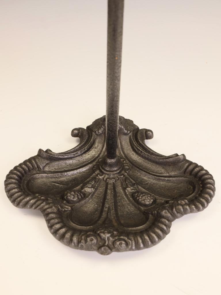 Victorian Cast Iron Fireside Stick Stand with Naturalistic Bird Motif In Good Condition For Sale In Lincoln, GB