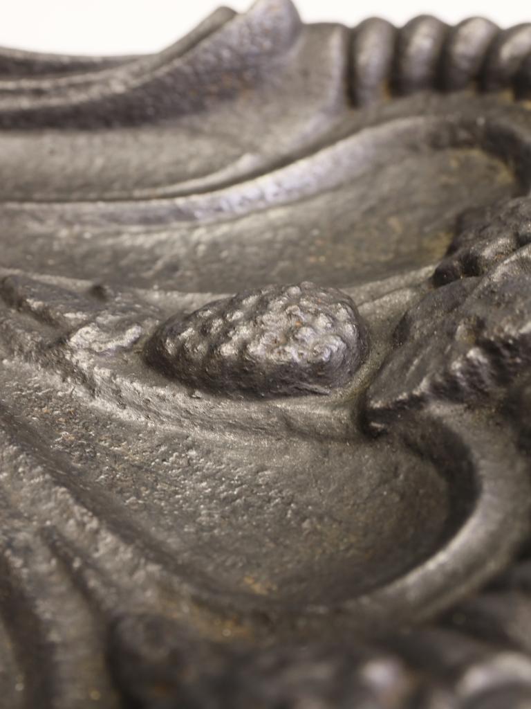 Victorian Cast Iron Fireside Stick Stand with Naturalistic Bird Motif For Sale 1