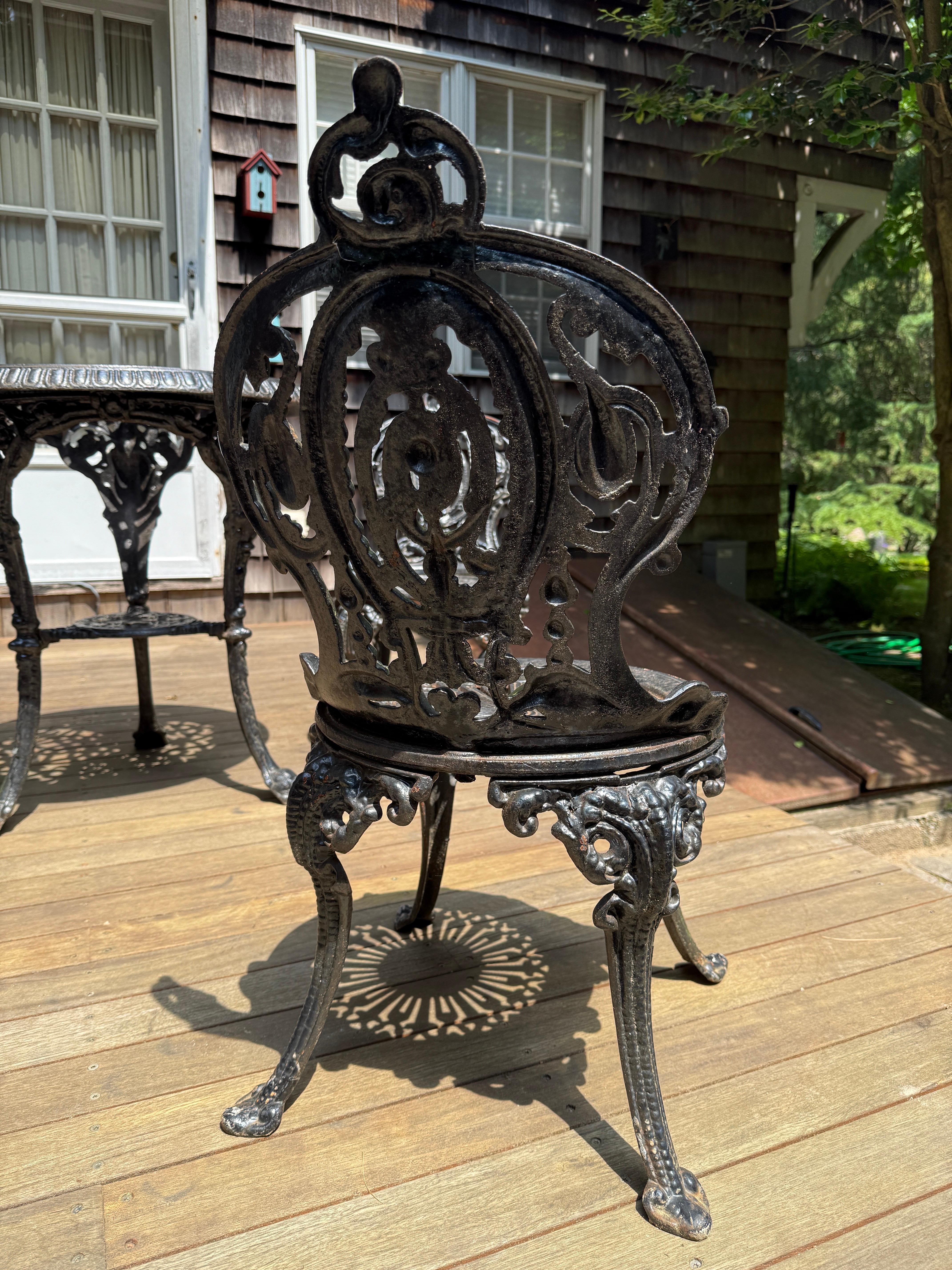 Victorian Cast Iron Garden Set (3 Chairs + Table) For Sale 9