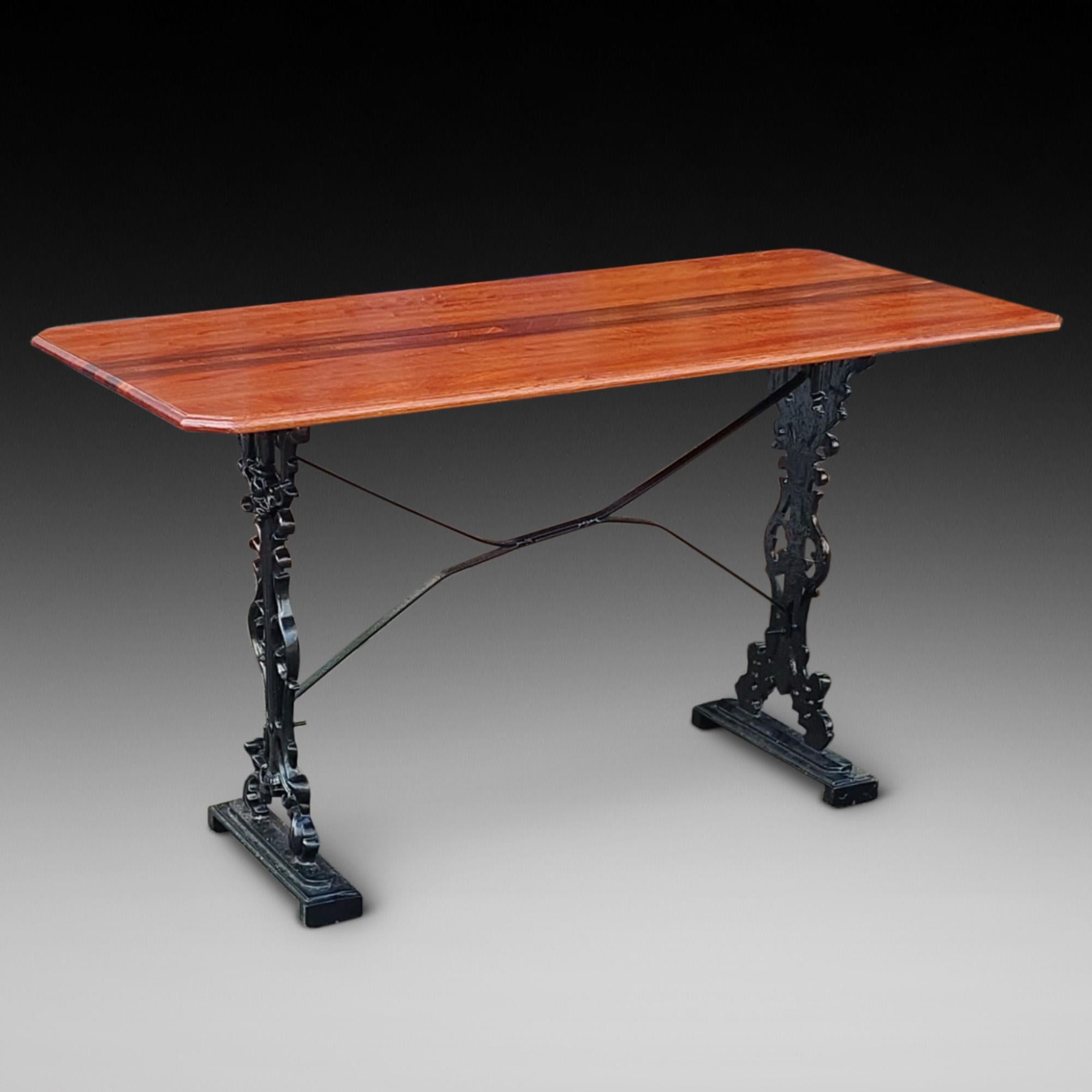 English Victorian Cast Iron Garden Table For Sale