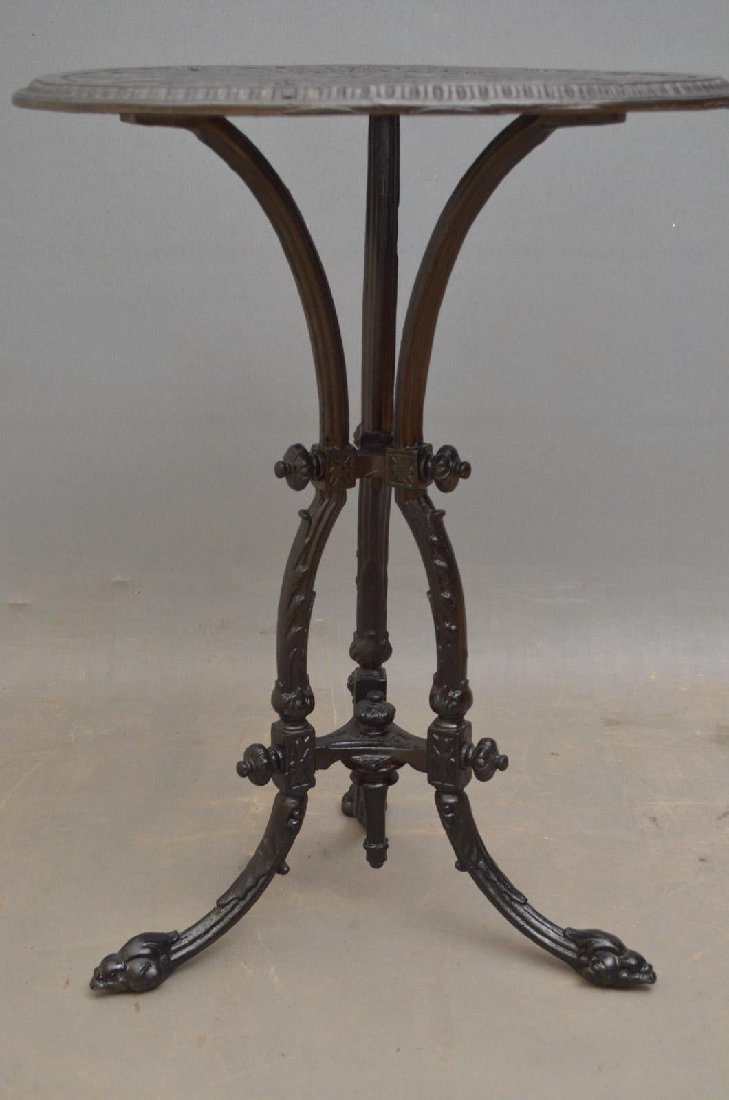 Victorian Cast Iron Garden Table In Good Condition In Whaley Bridge, GB