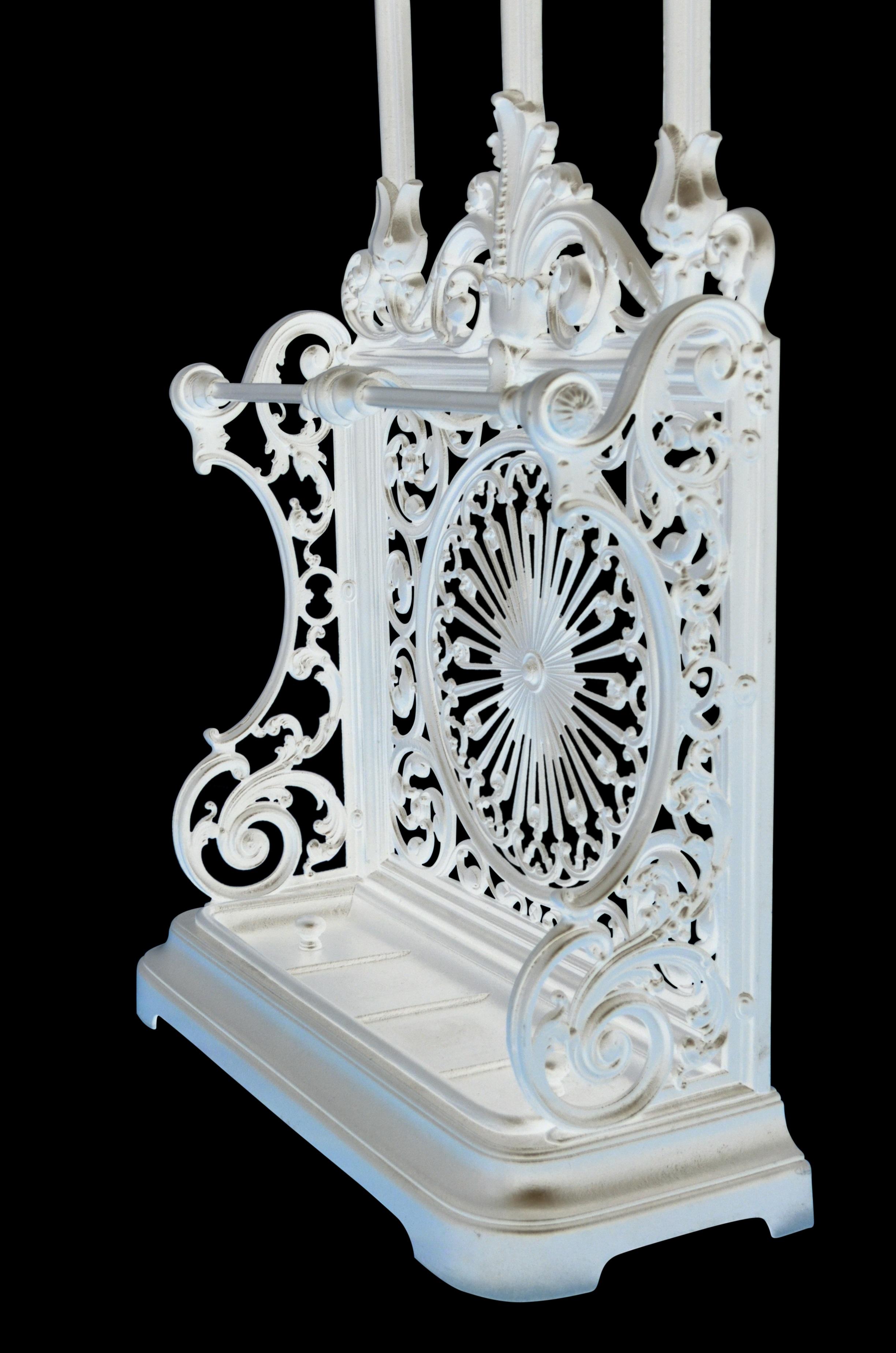 Victorian Cast Iron Hall Stand in White In Good Condition For Sale In Whaley Bridge, GB