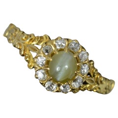 Antique Victorian Cats Eye Chrysoberyl and Old Cut Gold 18ct Gold Cluster Ring
