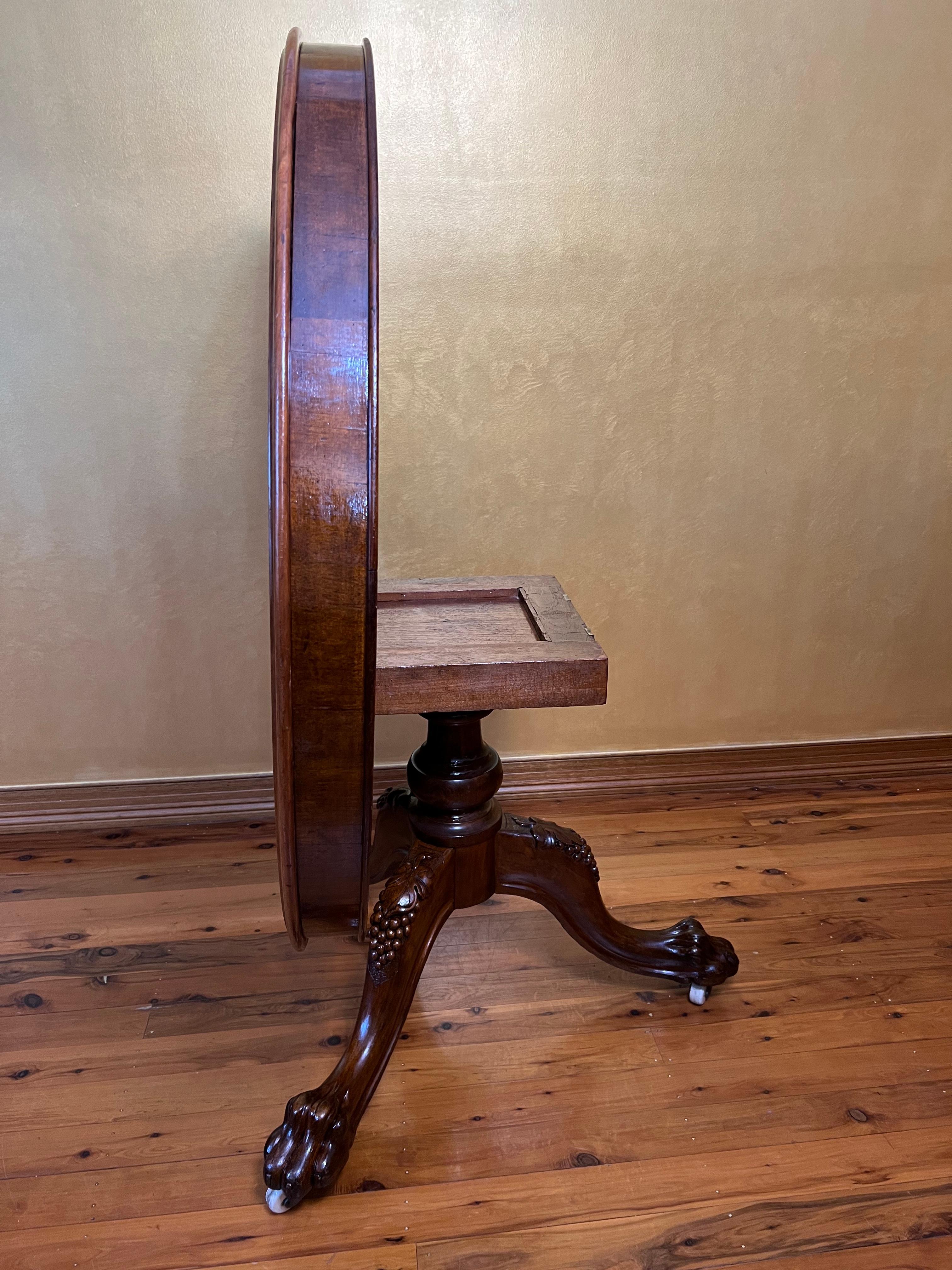 Victorian Cedar Tilt Top with Claw Feet Dining Table For Sale 1