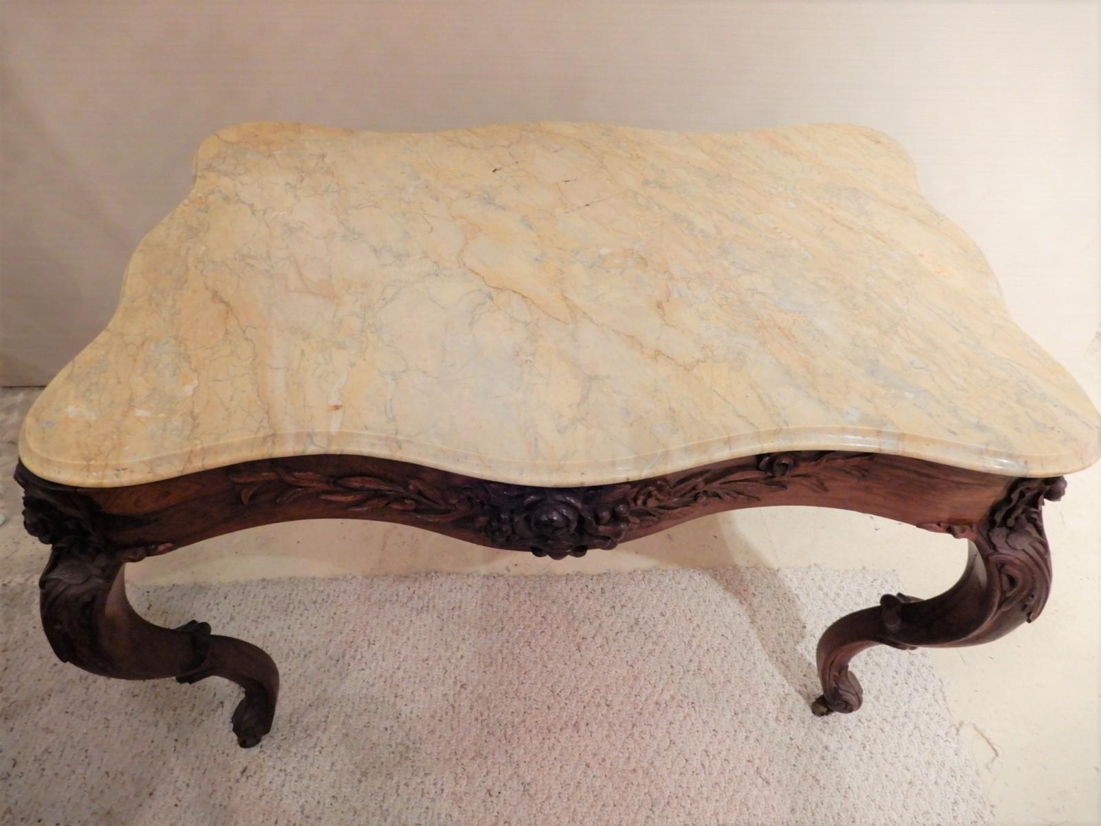 Victorian Center table “Belter” Rosewood For Sale 1