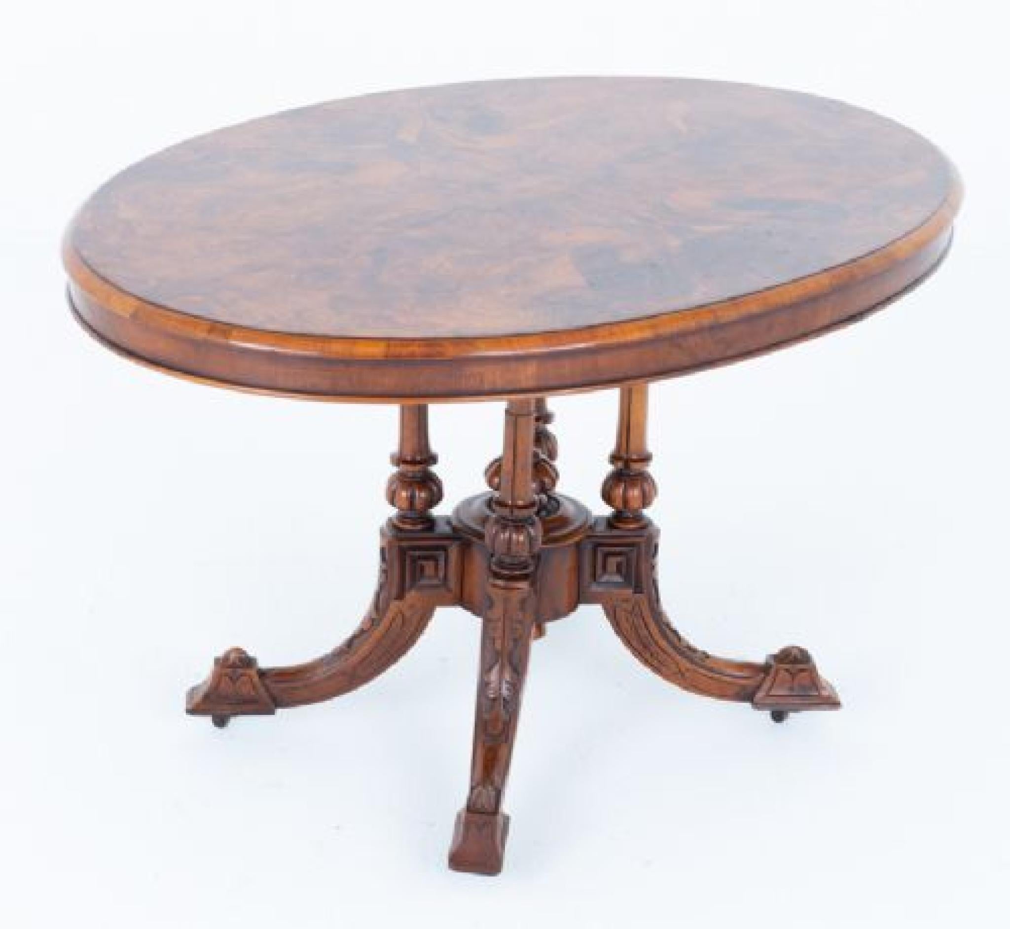 Victorien Table centrale victorienne en ronce de noyer ancienne 1860 en vente
