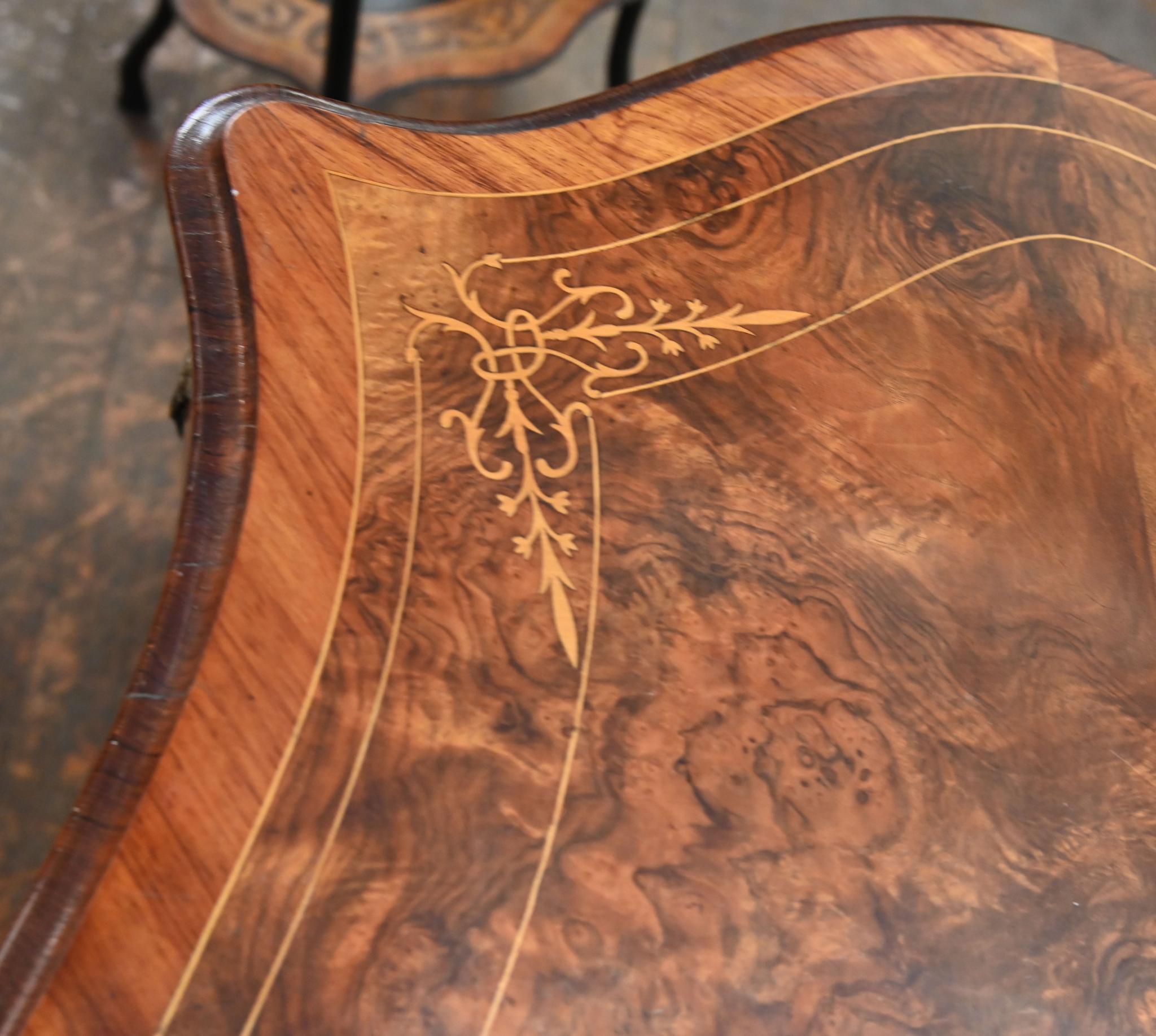Victorian Centre Table Walnut Marquetry Inlaid 1860 In Good Condition For Sale In Potters Bar, GB