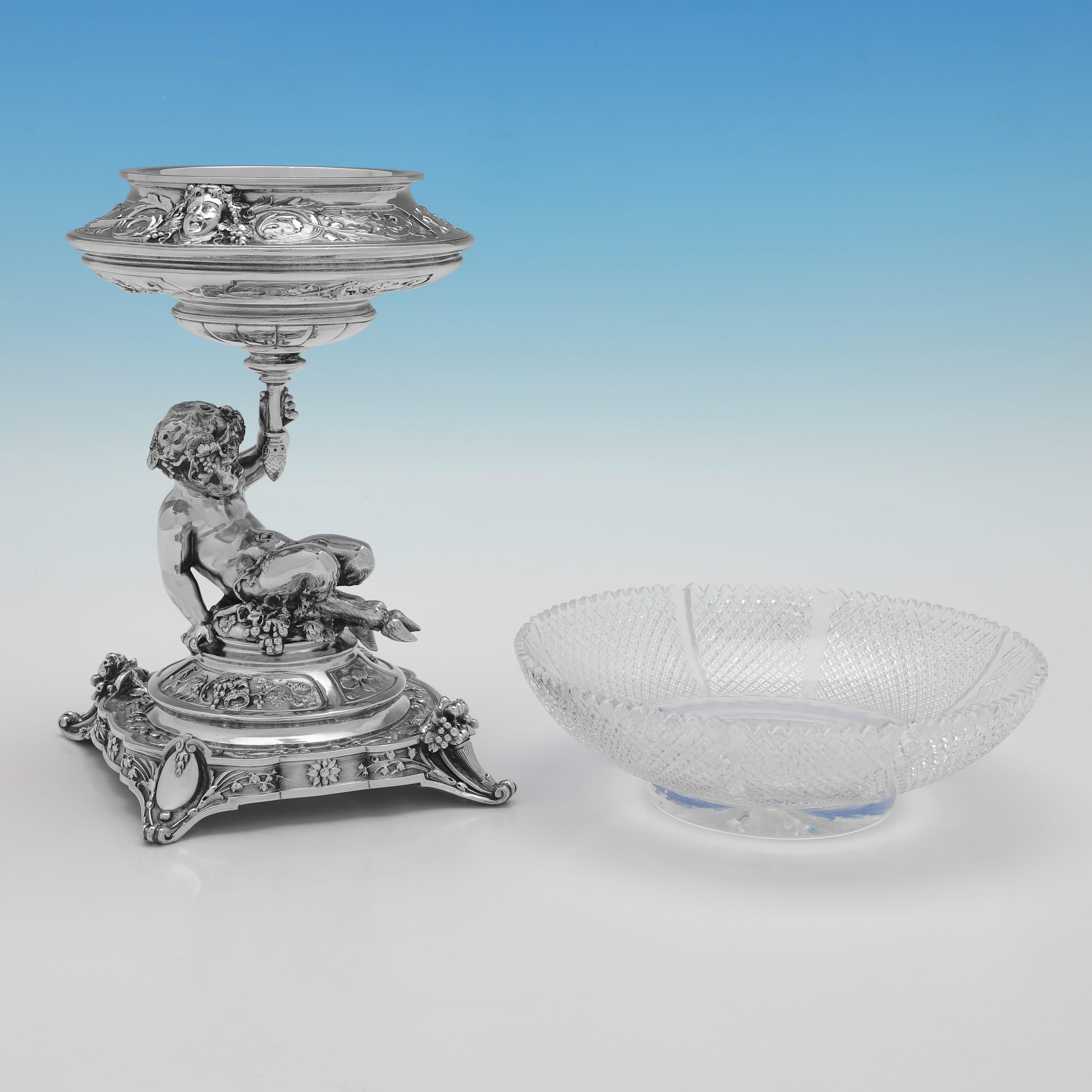 Fin du XIXe siècle suite de 3 plats victoriens fabriqués par Elkington & Co. 1890 - 1895. en vente