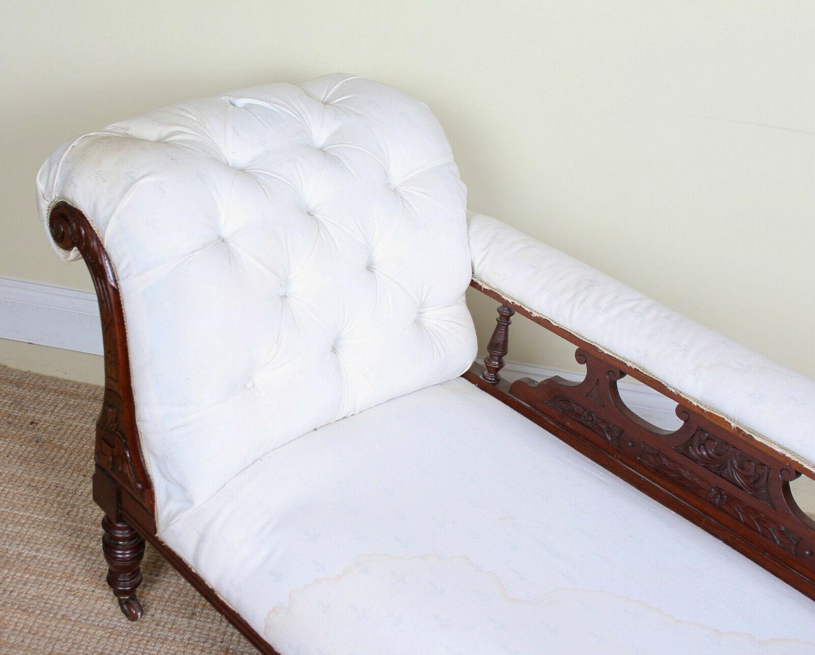 Victorian Chaise Longue Sofa Carved Mahogany In Good Condition For Sale In Newcastle upon Tyne, GB