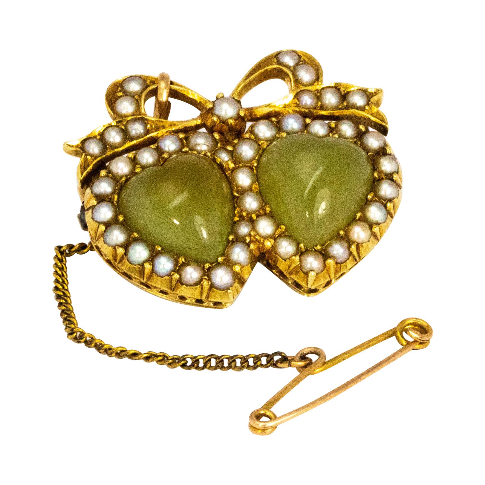 Victorian Chalcedony and Pearl Yellow Gold Brooch