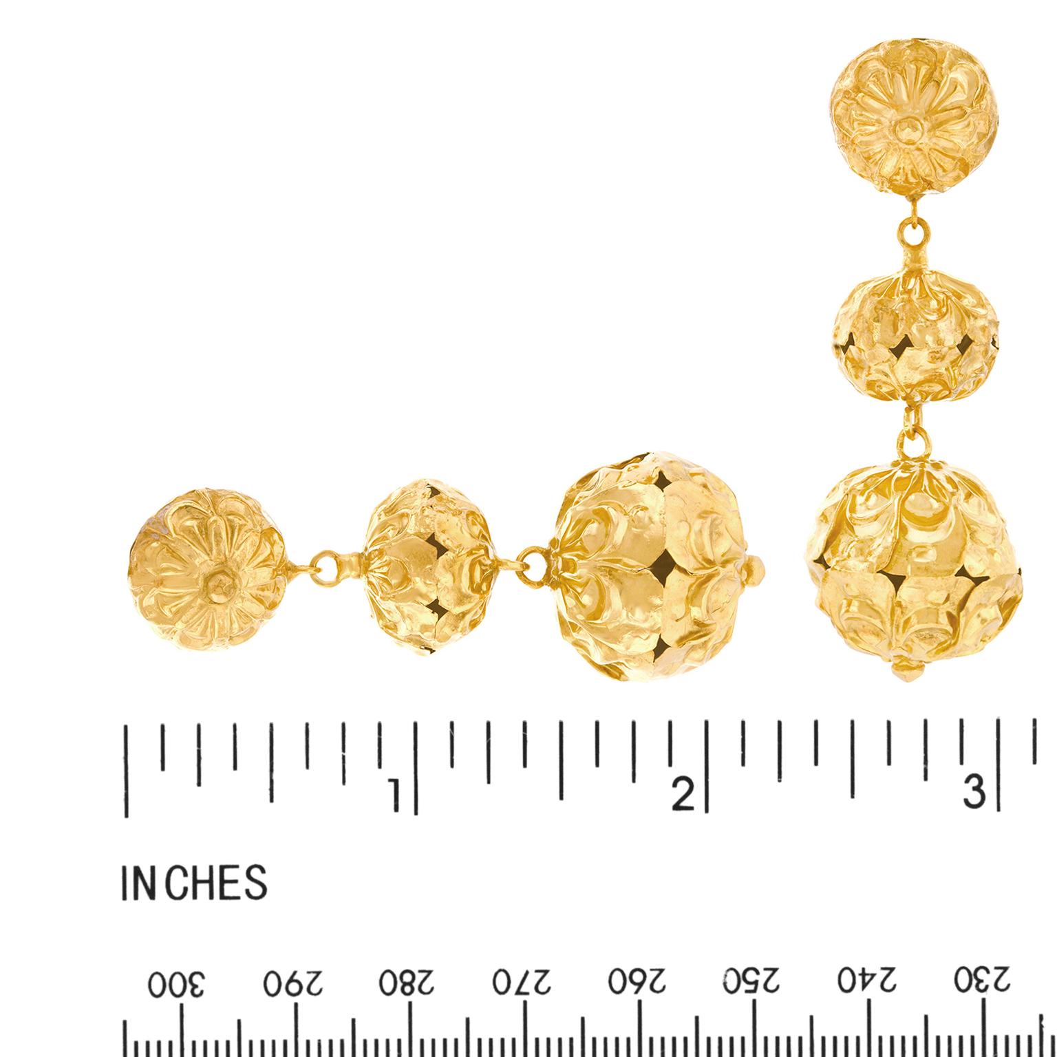 Victorian Chandelier Earrings in Gold 1