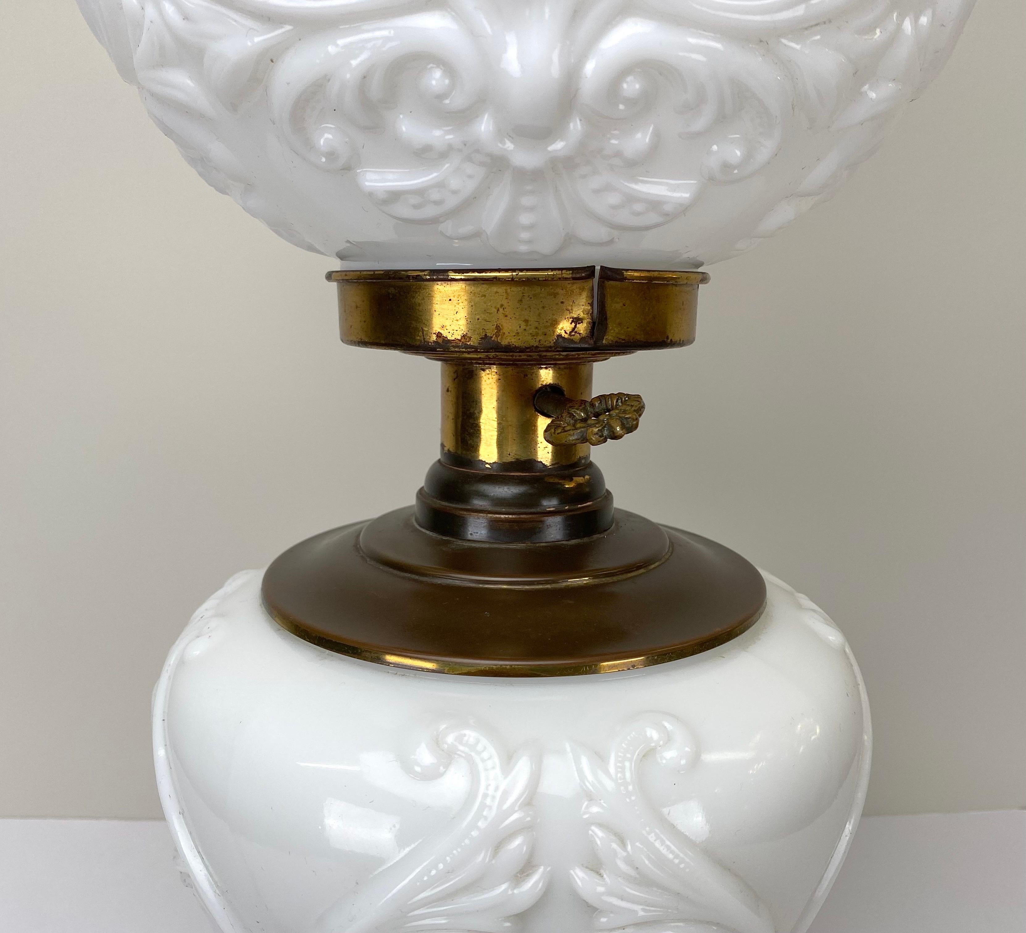Victorian Cherub Face Milk Glass Double Globe & Bronze Converted Parlor Oil Lamp In Good Condition In Plainview, NY