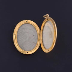 Victorian Cherub Locket of 18k Gold