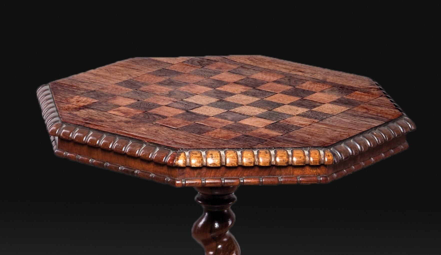 Victorian Chess Pedestal or Side Table, Mahogany, England, 19th Century 1
