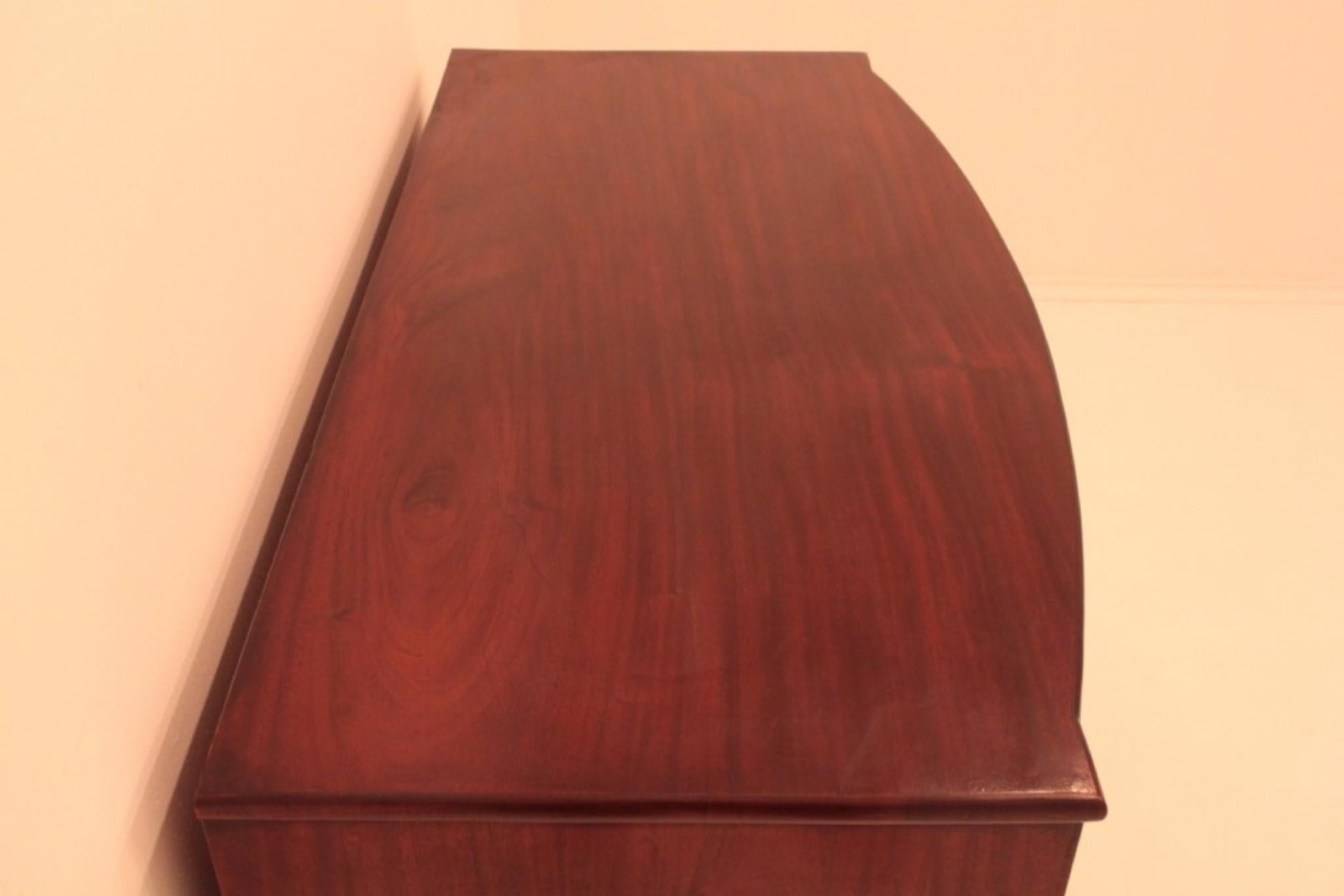 Victorian Chest Drawers, Bow Front Antique Circa 1800 For Sale 1