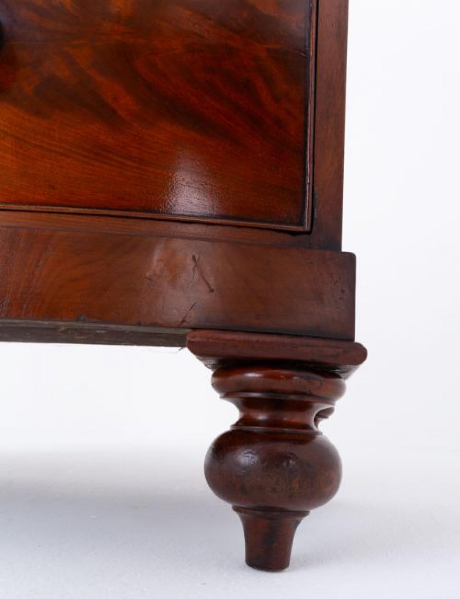 Cajonera Victoriana Arco de Caoba 1860 en venta 1