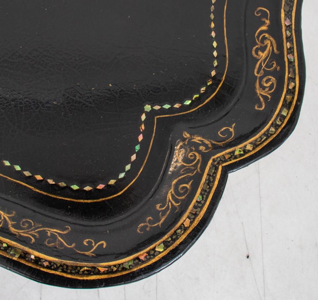 Victorian Chinoiserie Papier Mache Tray Table In Good Condition For Sale In New York, NY