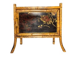 Comodino vittoriano in bambù Tiger Chinoiserie con fronte in lacca dipinta a mano