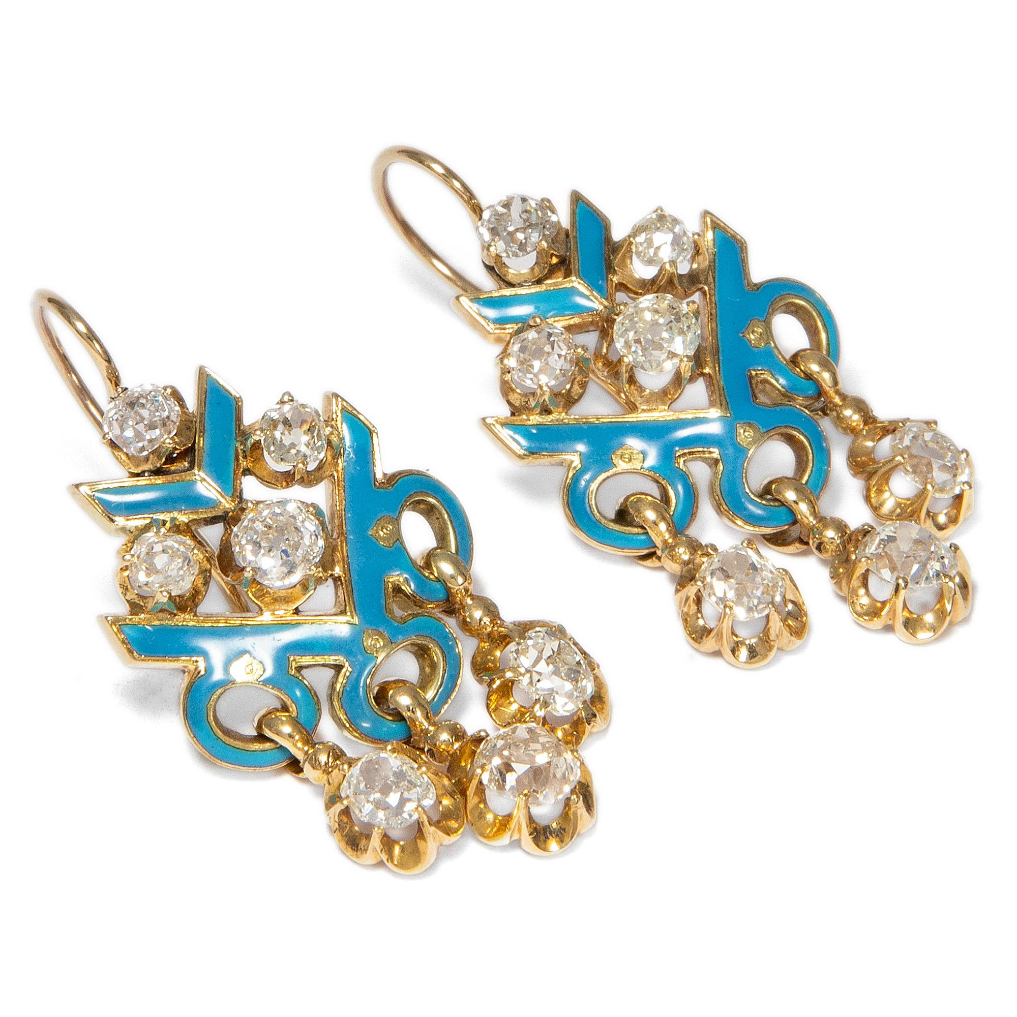 In centuries past, jewellery was rarely made without meaning. Shape and form, but also materials were usually the bearers of messages of friendship, power or romance. In the mid-19th century, the colour turquoise, along with the stone of the same