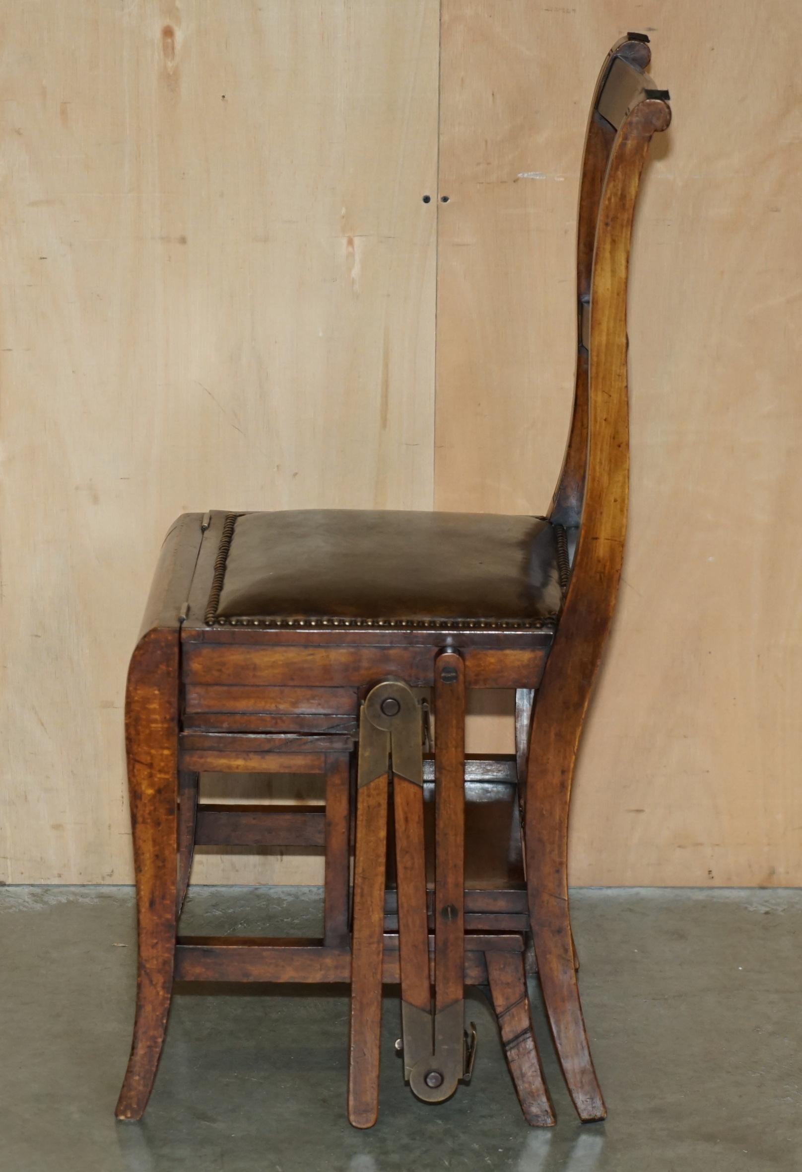 VICTORIEN CIRCA 1880 CHAINE METAMORPHIQUE EN BOIS DUR, CUIR & LAITON MARCHE DE BIBLIOTHEQUE en vente 4