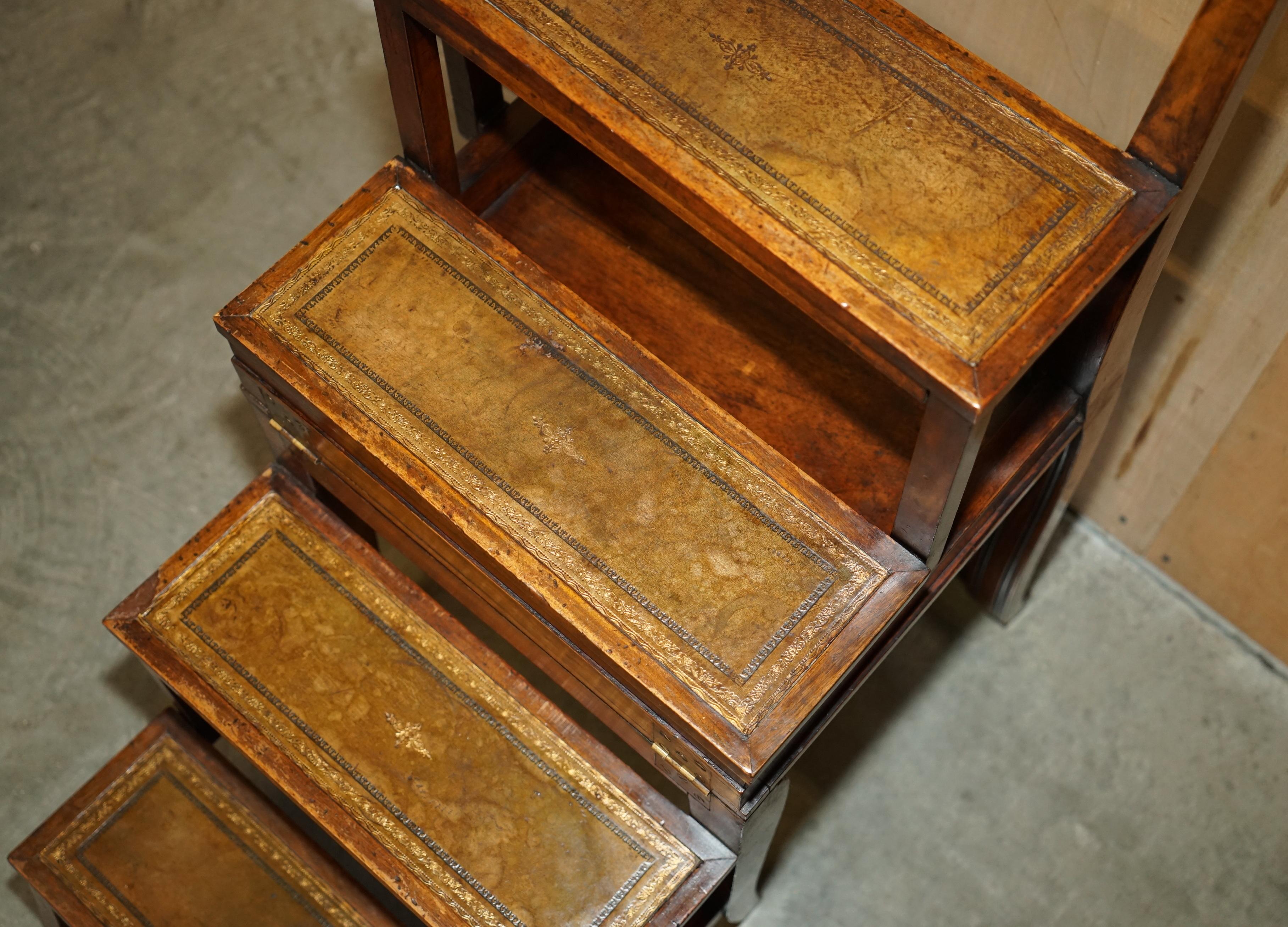 VICTORIEN CIRCA 1880 CHAINE METAMORPHIQUE EN BOIS DUR, CUIR & LAITON MARCHE DE BIBLIOTHEQUE en vente 9