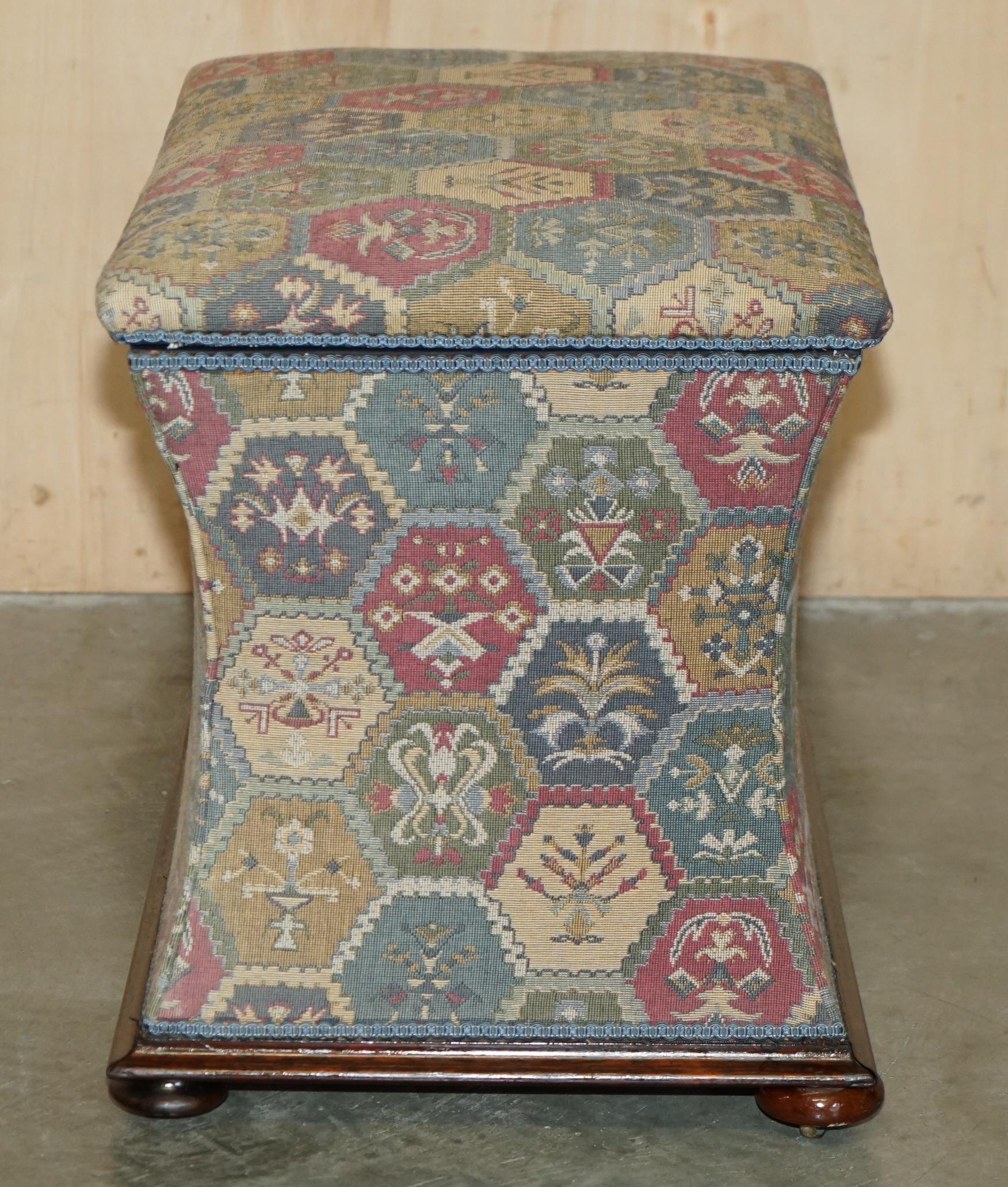 VICTORIAN CiRCA 1880 KILIM VERZIERTES UPHOLSTERY OTTOMAN FOOTSTOOL TRUNK im Angebot 3