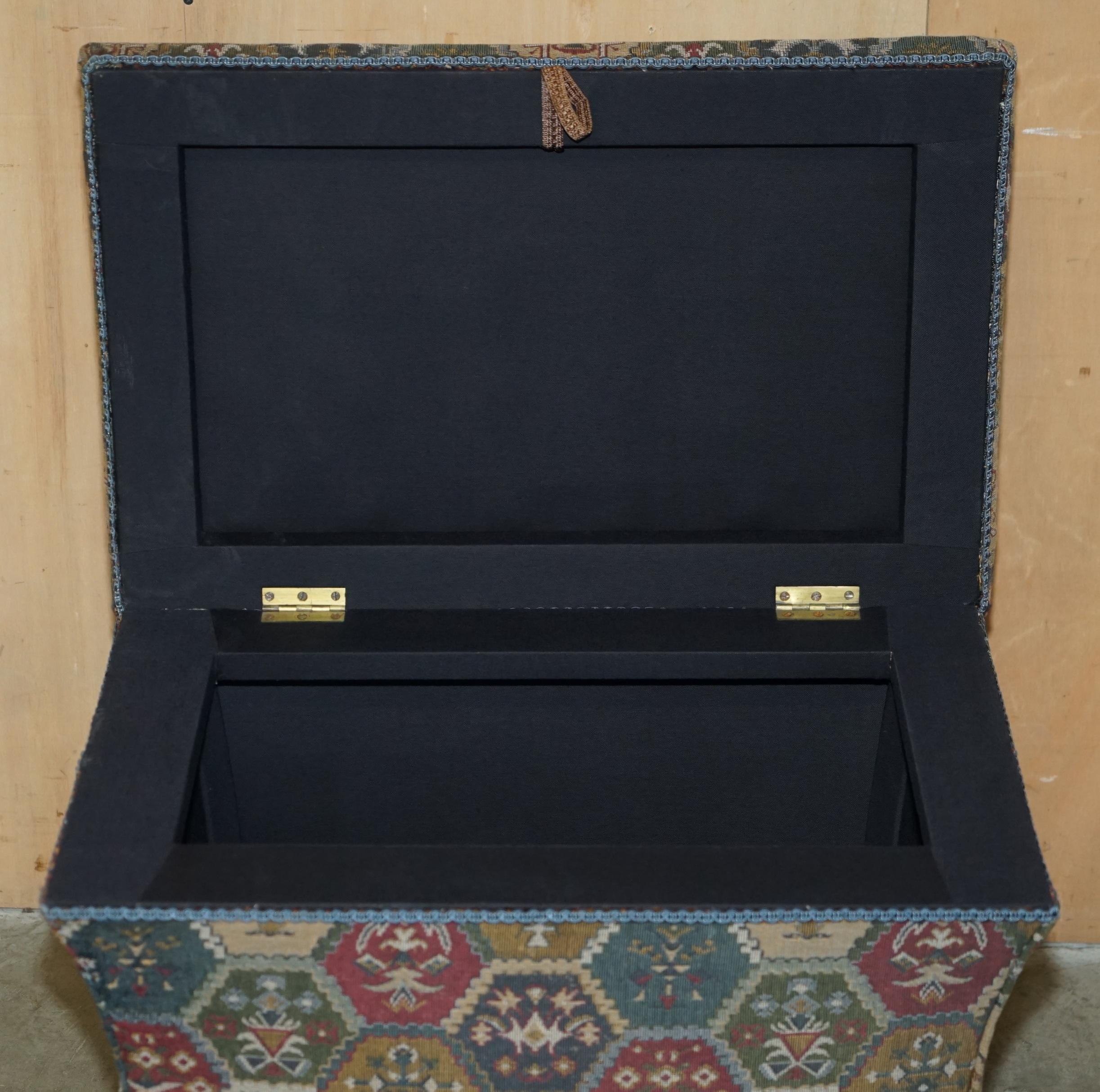 VICTORIAN CiRCA 1880 KILIM VERZIERTES UPHOLSTERY OTTOMAN FOOTSTOOL TRUNK im Angebot 5
