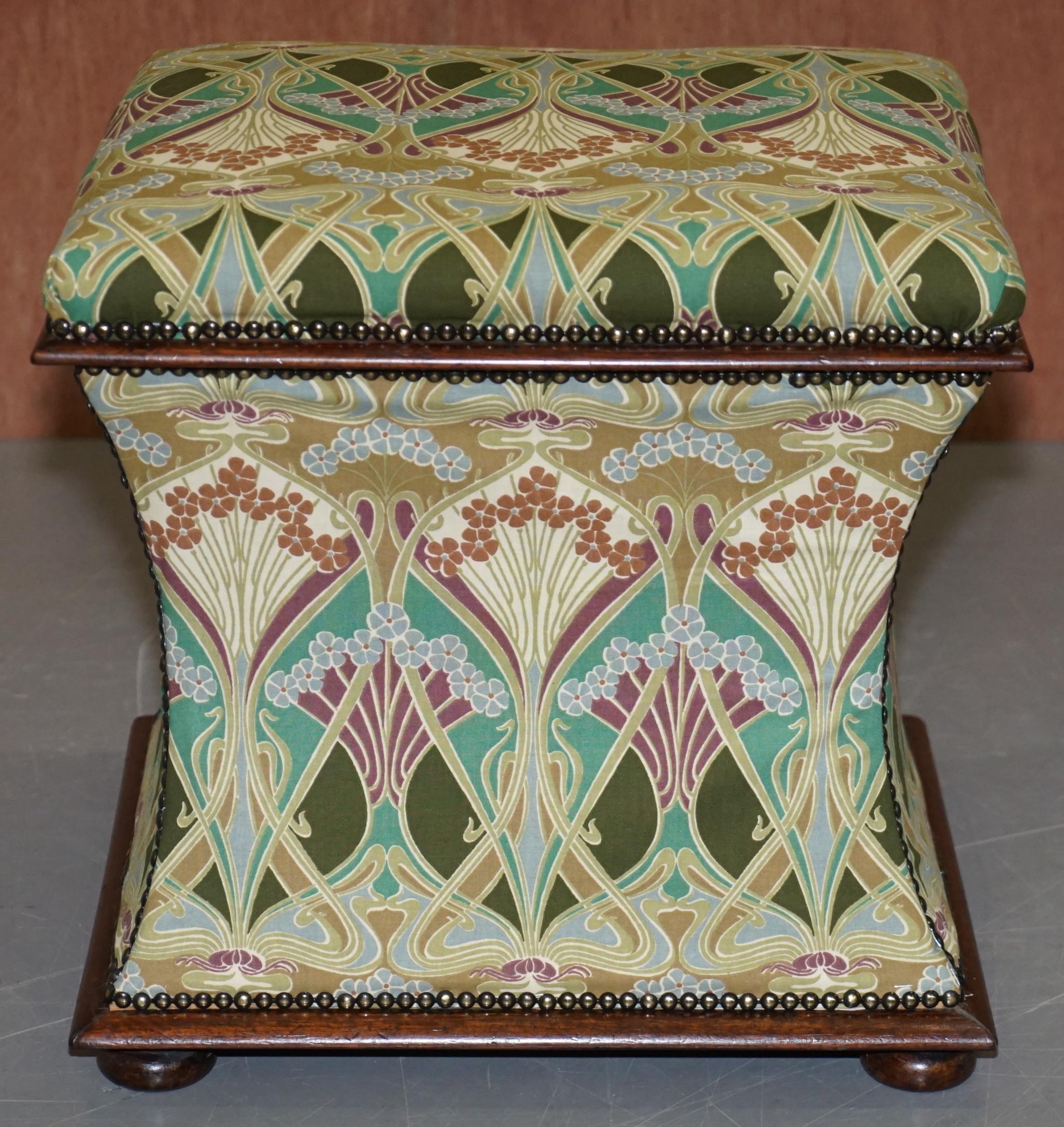 Victorian circa 1880 Liberty London Ianthe Upholstered Ottoman Footstool Trunk For Sale 1