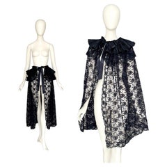 Victorian Circa 1880s 1890s Black Chantilly Lace Cape With Pleated Satin Collar
