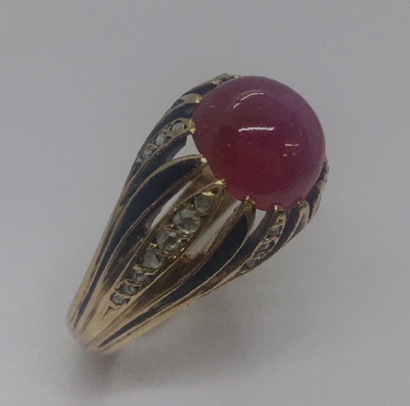 Women's Victorian Circa 1880s Cabochon Natural Ruby Diamond Ring 14K Antique Yellow Gold For Sale
