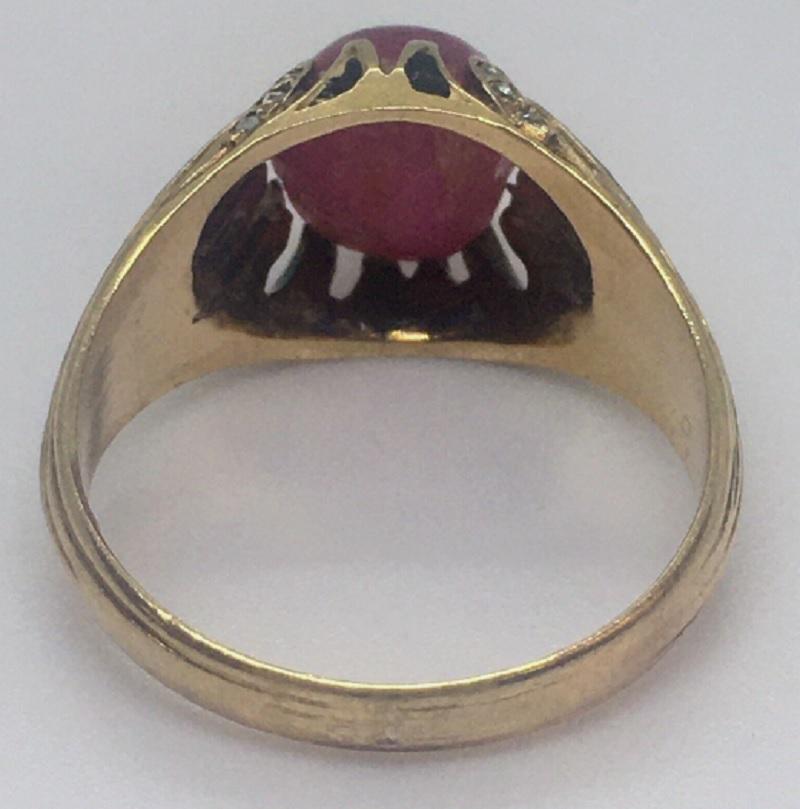 Victorian Circa 1880s Cabochon Natural Ruby Diamond Ring 14K Antique Yellow Gold For Sale 1