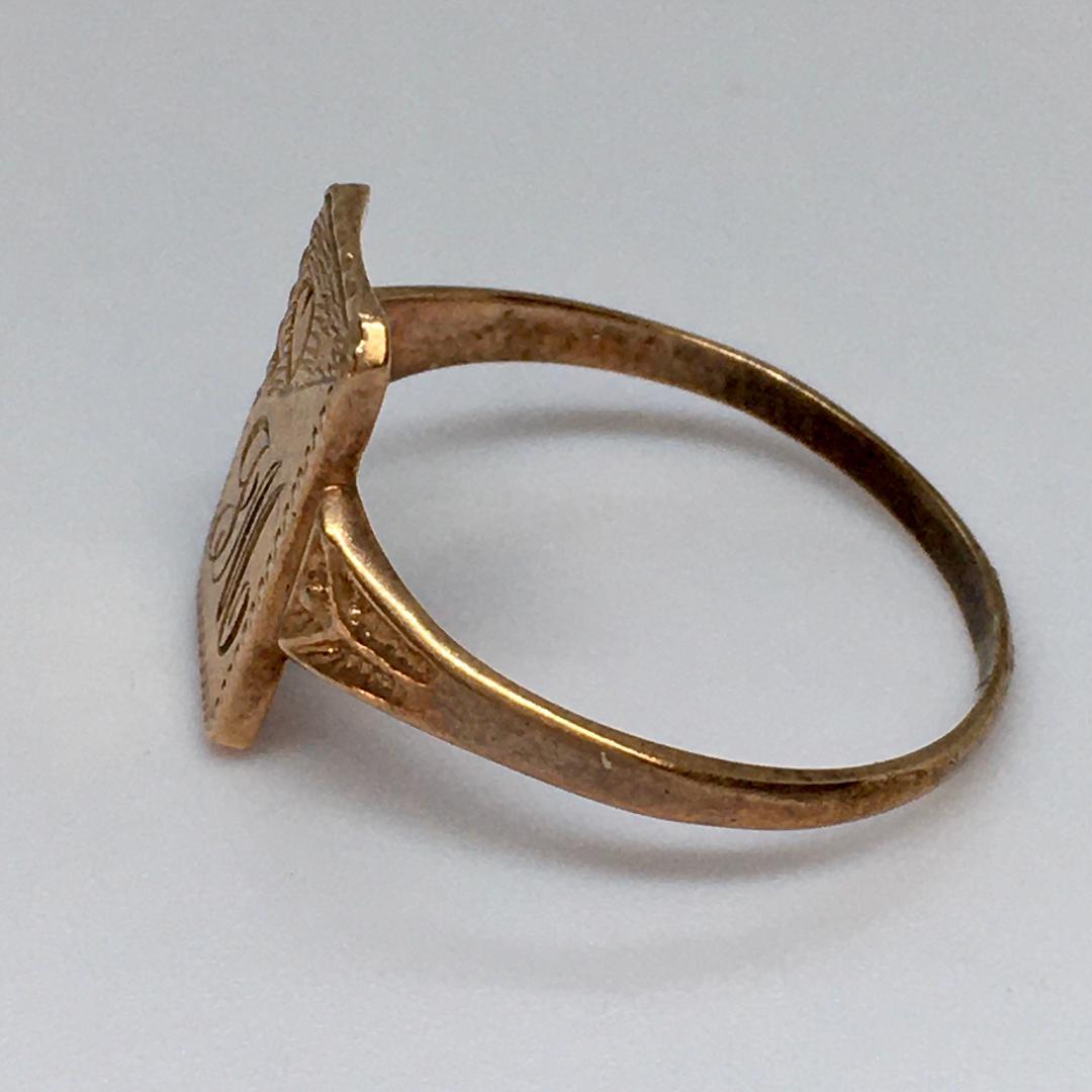 Victorian CIRCA 1880s Lady's Signet Ring 9K Gelb Rose Gold 1,6 Gramm Größe 7,5 (Viktorianisch)