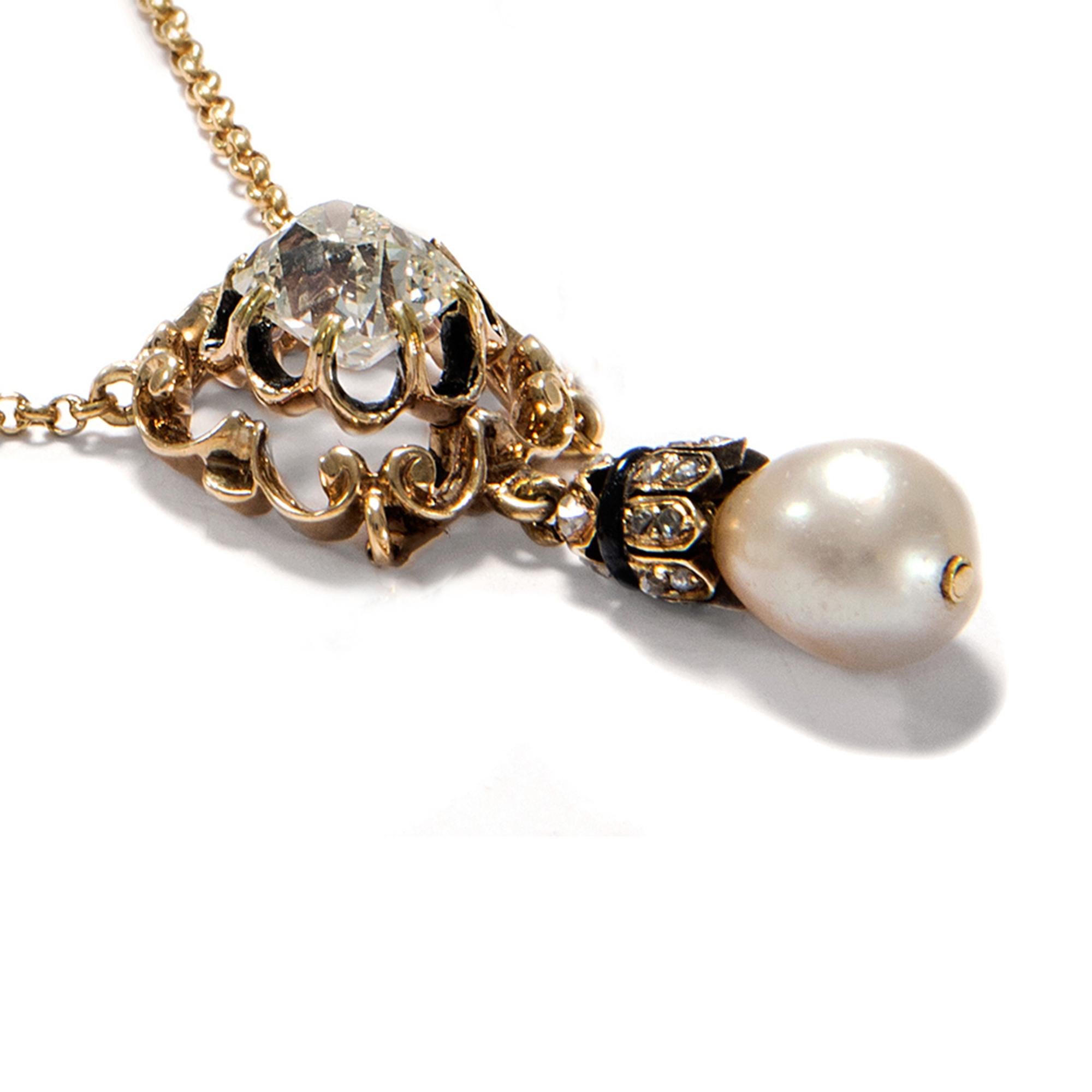 Late Victorian Victorian circa 1890 2.0 ct Old Mine Cut Diamond and Natural Pearl Gold Necklace