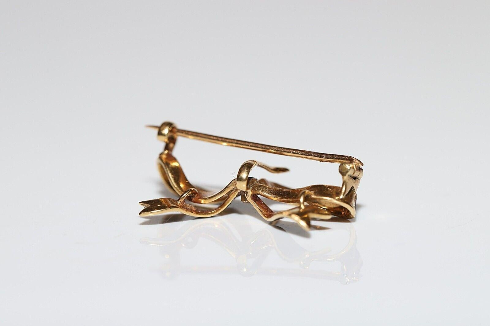 Vittoriano  Spilla in oro 18 carati con diamanti naturali e smalto decorato del 1900 circa in vendita 1