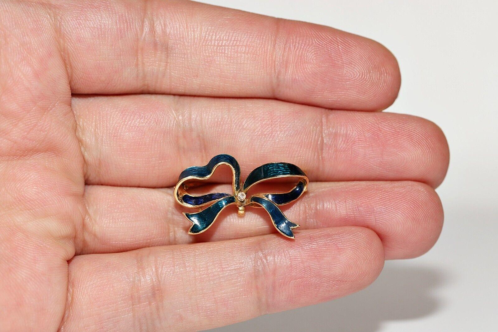 Vittoriano  Spilla in oro 18 carati con diamanti naturali e smalto decorato del 1900 circa in vendita 4