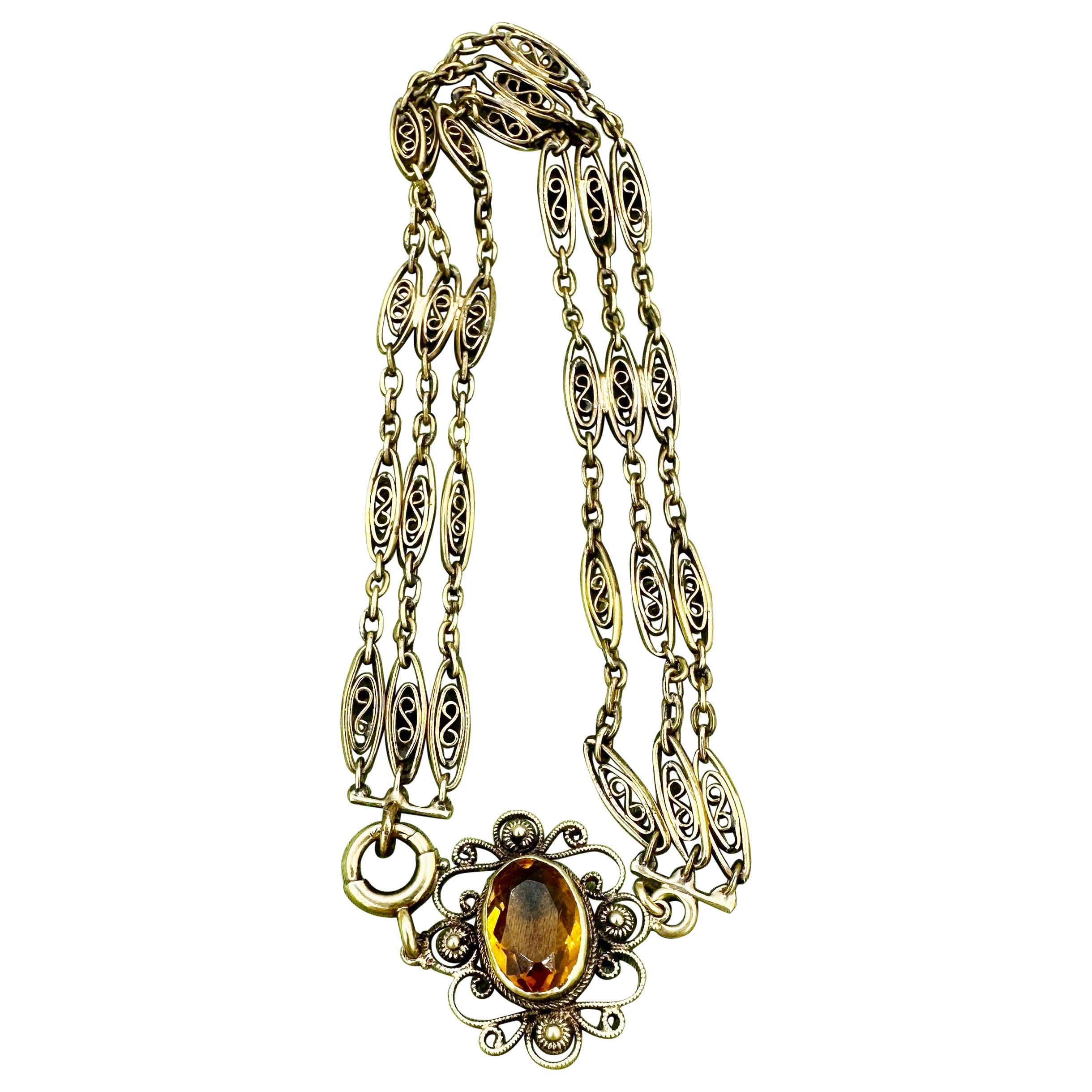 What are the different types of bracelet clasps?