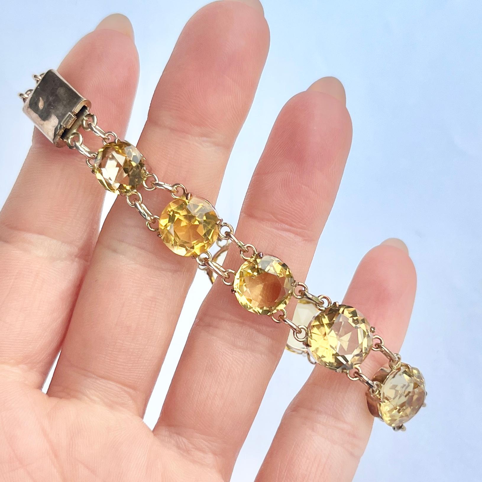 Victorian Citrine and 9 Carat Gold Bracelet In Good Condition For Sale In Chipping Campden, GB