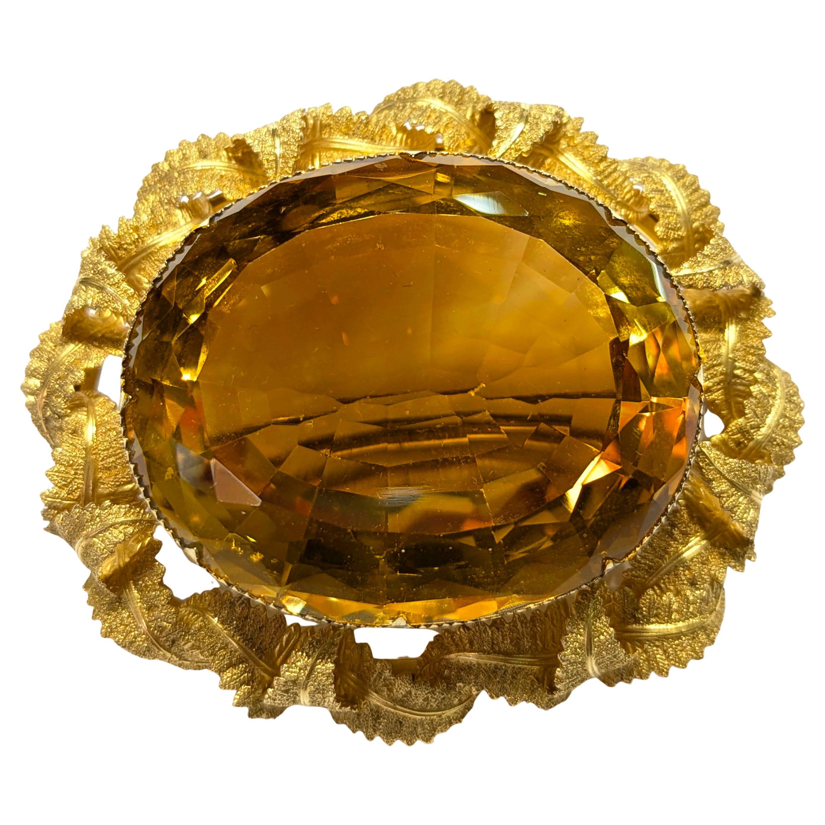 Broche victoriano de citrino y oro, circa 1875 en venta