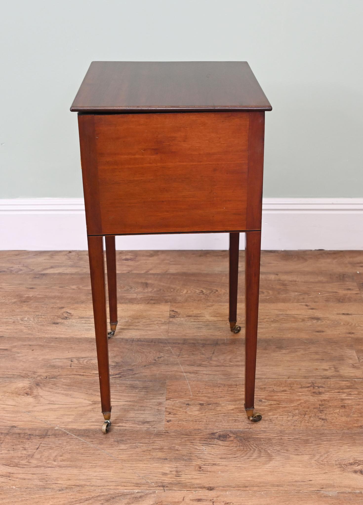 Victorian Collectors Cabinet Chest Mahogany Display 1880 Madera en venta