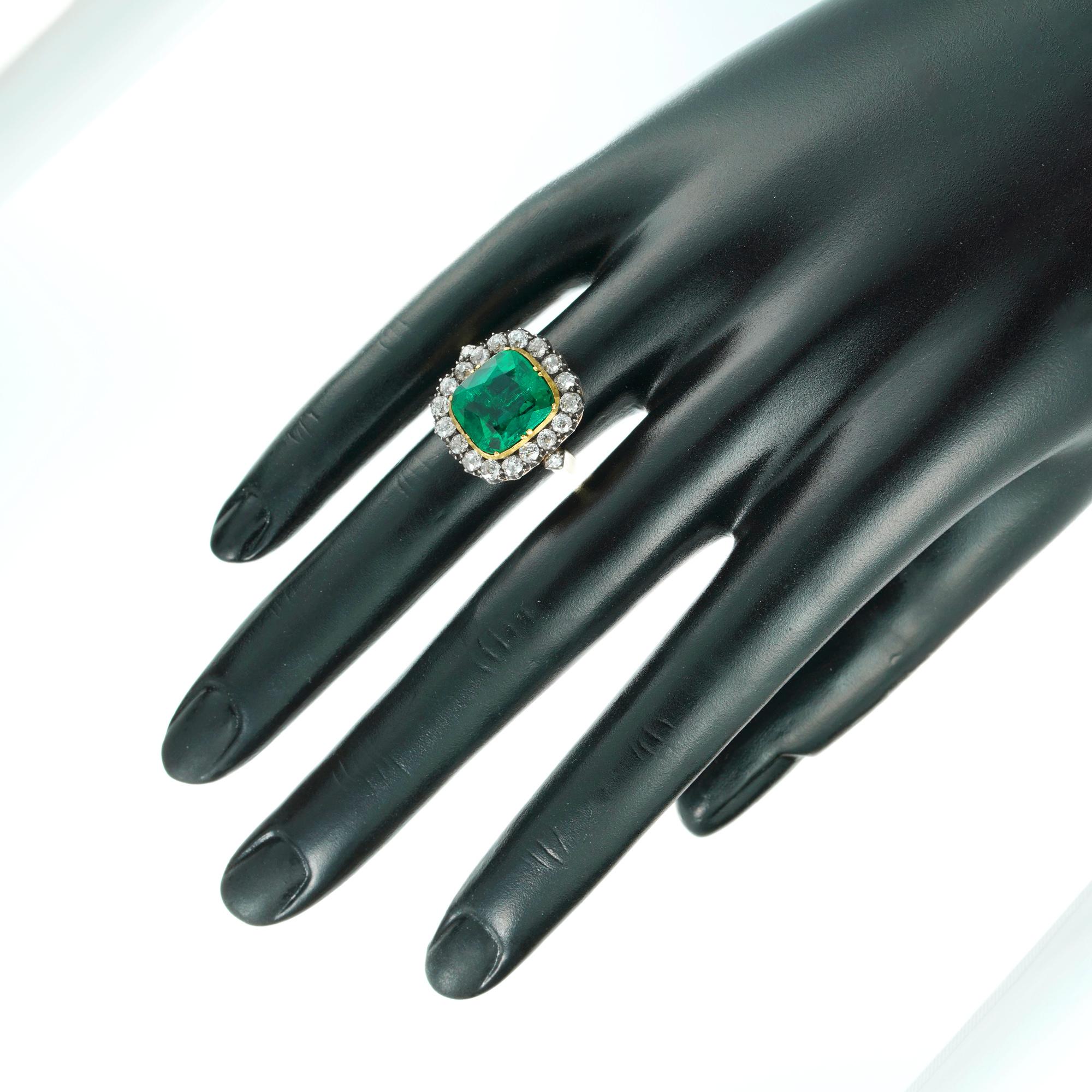 Victorian Colombian Emerald and Diamond Cluster Ring For Sale 1