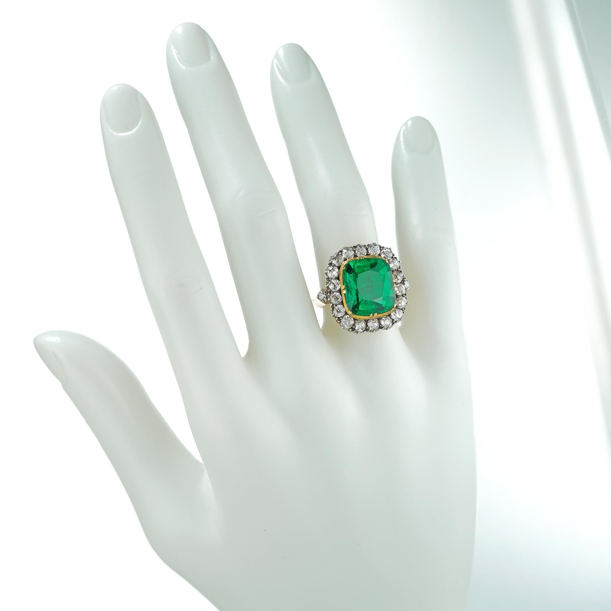 Victorian Colombian Emerald and Diamond Cluster Ring For Sale 2